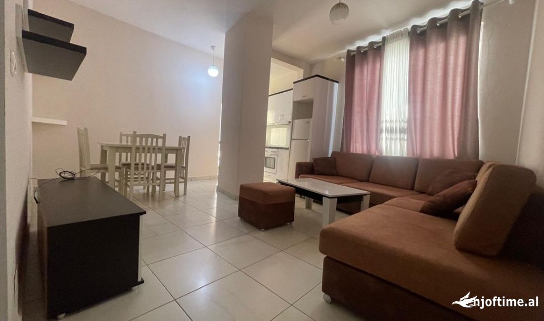 Shtepi ne shitje Apartament ne Tirane, 2+1, Mobilimi E mobiluar, Pagesa 110,000  Euro.