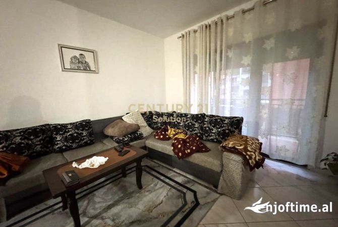 Shtepi ne shitje Apartament ne Tirane, 1+1, Mobilimi E mobiluar, Pagesa 119,000  Euro.