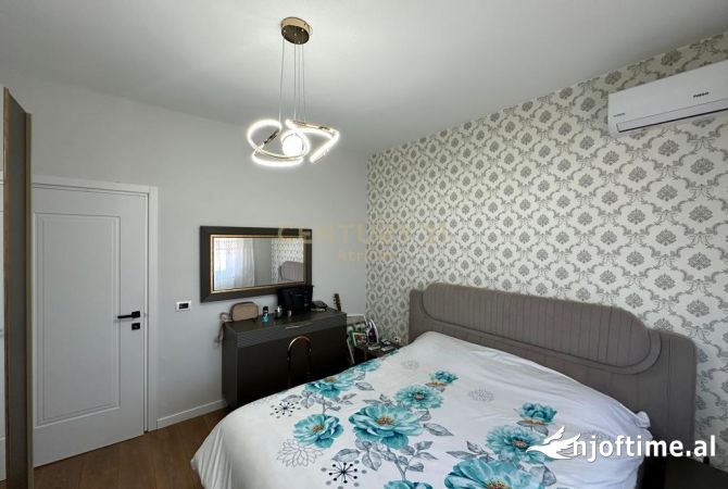 Shtepi ne shitje Apartament ne Tirane, 2+1, Mobilimi E mobiluar, Pagesa 165,000  Euro.