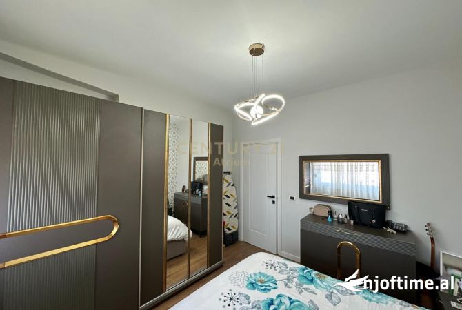 Shtepi ne shitje Apartament ne Tirane, 2+1, Mobilimi E mobiluar, Pagesa 165,000  Euro.