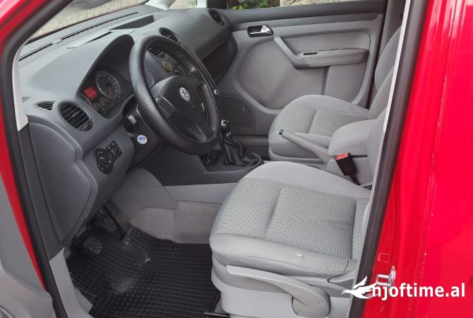 Auto in Vendita a Tirana - 450,000 Leke