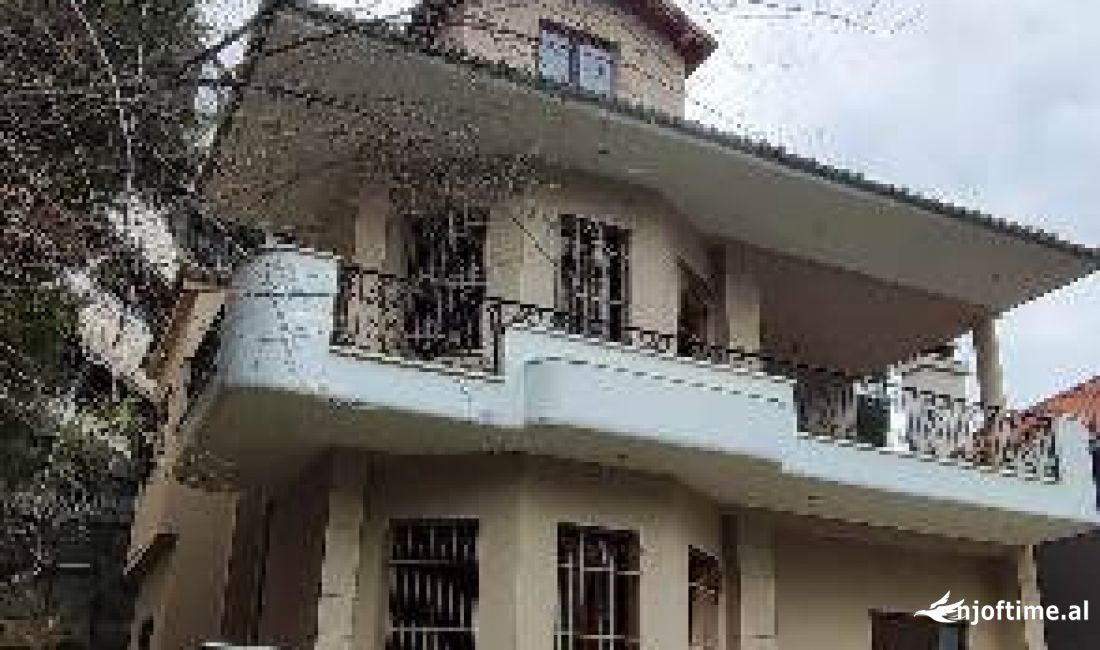 Villa di lusso in vendita a Koriza 4+1, Vuoto