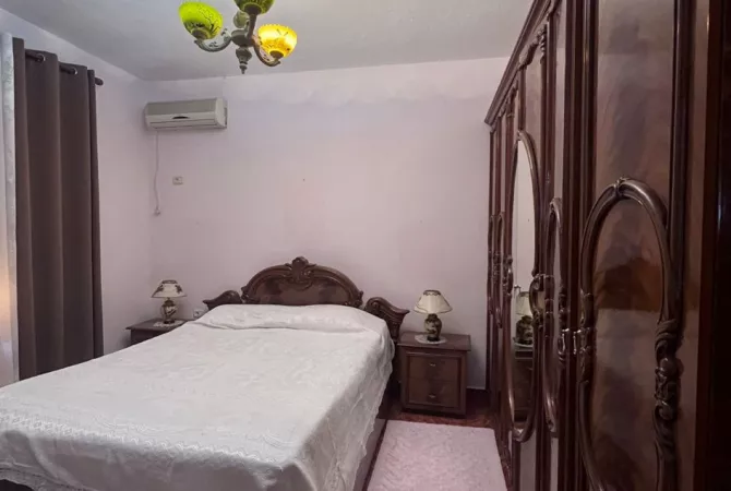Shtepi me qera Shtepi Private ne Tirane, 2+1, Mobilimi E mobiluar, Pagesa 450  Euro.