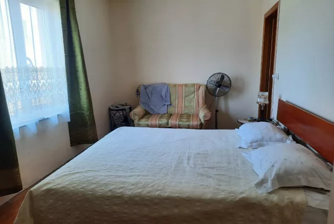Shtepi me qera Apartament ne Tirane, 2+1, Mobilimi E mobiluar, Pagesa 50,000  Leke.