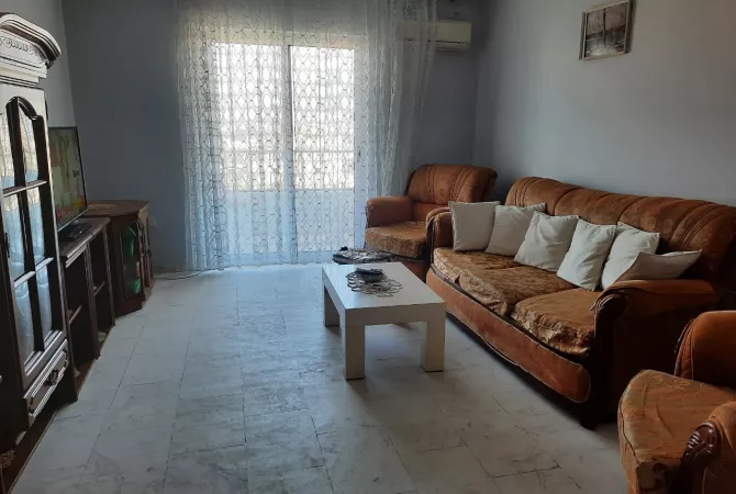 Shtepi me qera Apartament ne Tirane, 2+1, Mobilimi E mobiluar, Pagesa 50,000  Leke.