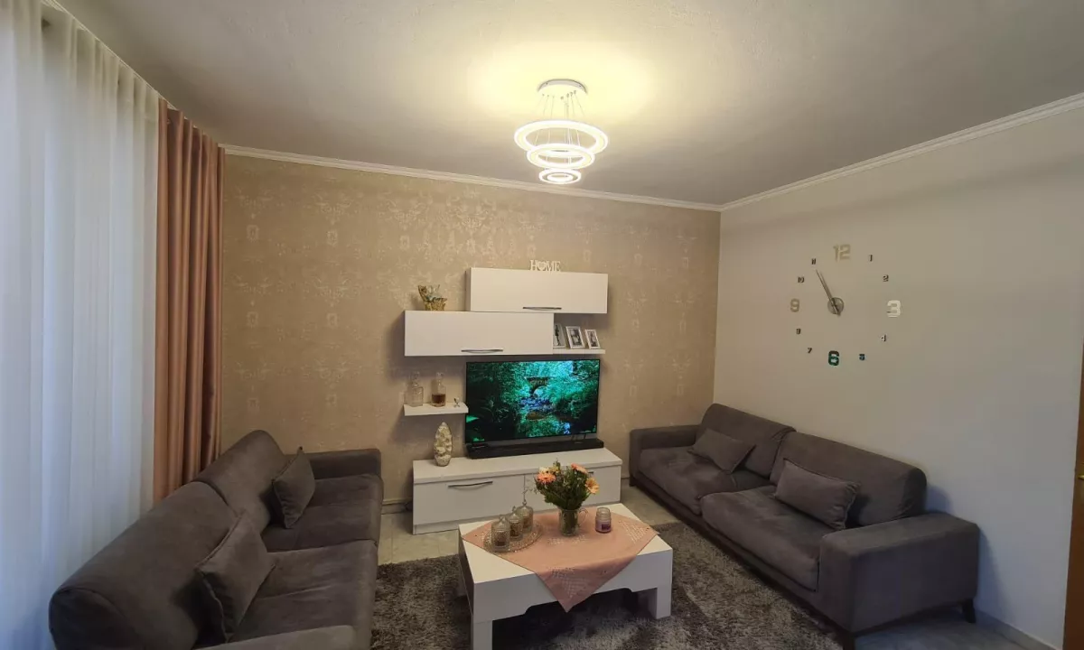 Shtepi me qera Apartament ne Tirane, 1+1, Mobilimi E mobiluar, Pagesa 55,000  Leke.