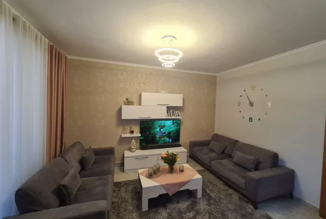 Apartament me qera 1+1