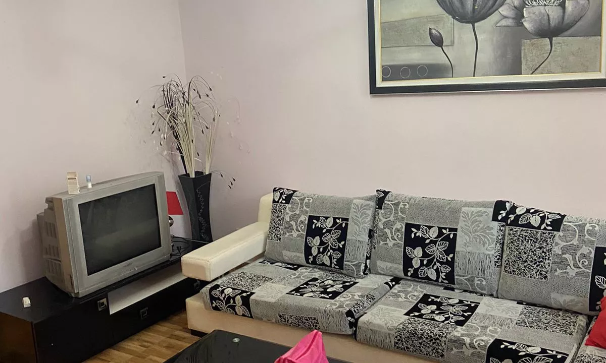Shtepi me qera Apartament ne Tirane, 1+1, Mobilimi E mobiluar, Pagesa 600  Euro.
