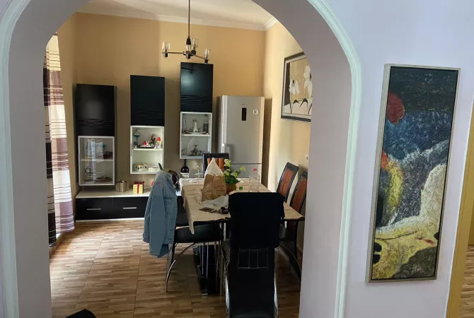 Shtepi me qera Apartament ne Tirane, 1+1, Mobilimi E mobiluar, Pagesa 600  Euro.