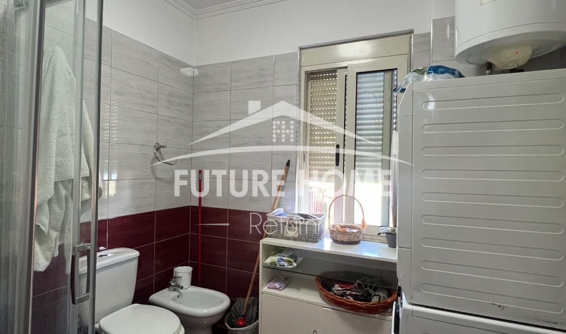 Shtepi ne shitje Apartament ne Tirane, 1+1, Mobilimi E mobiluar, Pagesa 105,000  Euro.