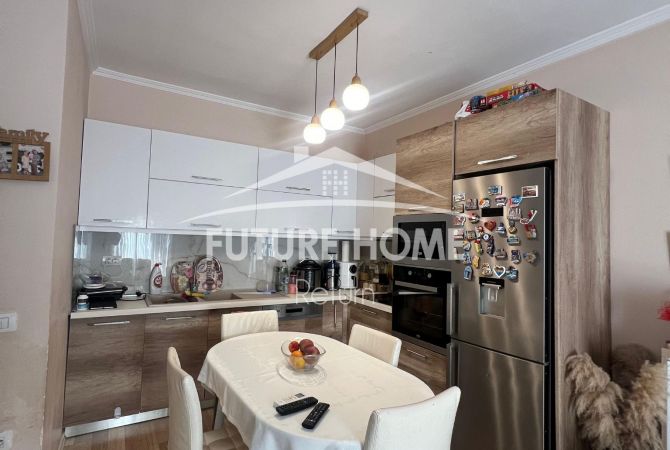 Shtepi ne shitje Apartament ne Tirane, 1+1, Mobilimi E mobiluar, Pagesa 105,000  Euro.