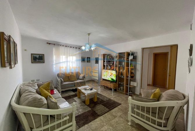 Shitet, Apartament 3+1+2+Depo, Brryli, Tiranë