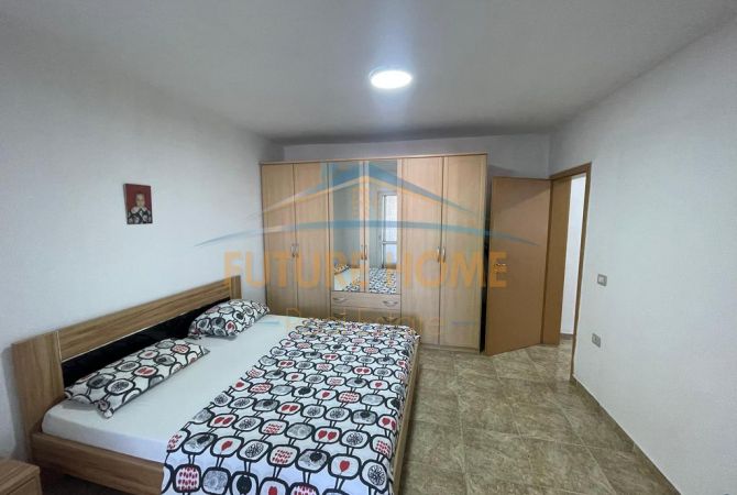 Shtepi ne shitje Apartament ne Tirane, 3+1, Mobilimi E mobiluar, Pagesa 150,000  Euro.