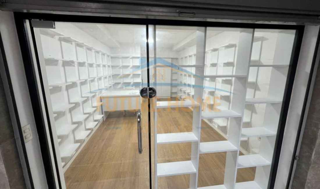 Shitet, Ambient Biznesi, Sheshi Willson