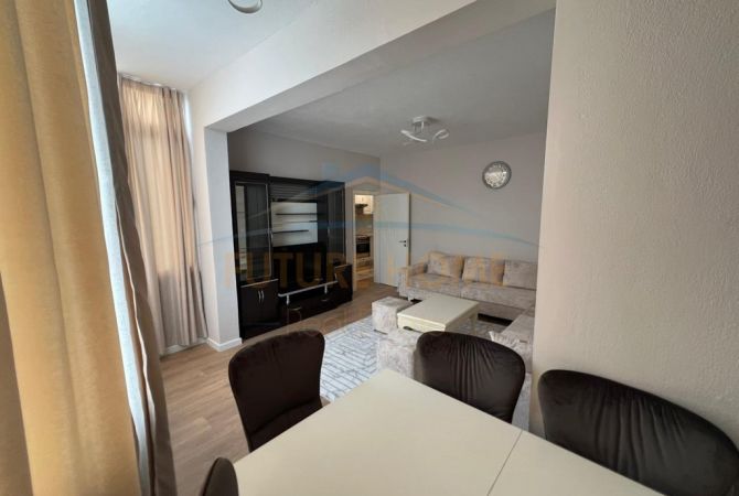 Shtepi ne shitje Apartament ne Tirane, 2+1, Mobilimi E mobiluar, Pagesa 175,000  Euro.