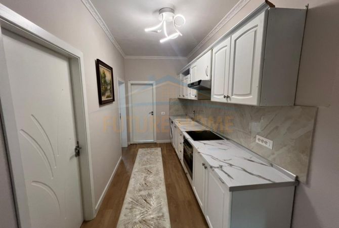 Shtepi ne shitje Apartament ne Tirane, 2+1, Mobilimi E mobiluar, Pagesa 175,000  Euro.