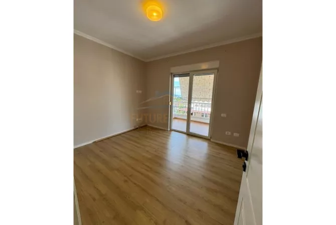 Shtepi ne shitje Apartament ne Tirane, 1+1, Mobilimi Bosh, pa mobiluar, Pagesa 145,000  Euro.