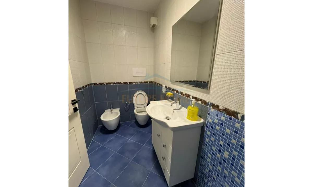 Shtepi ne shitje Apartament ne Tirane, 2+1, Mobilimi Bosh, pa mobiluar, Pagesa 215,000  Euro.