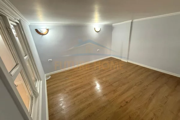 Shtepi ne shitje Apartament ne Tirane, 1+1, Mobilimi Bosh, pa mobiluar, Pagesa 85,000  Euro.