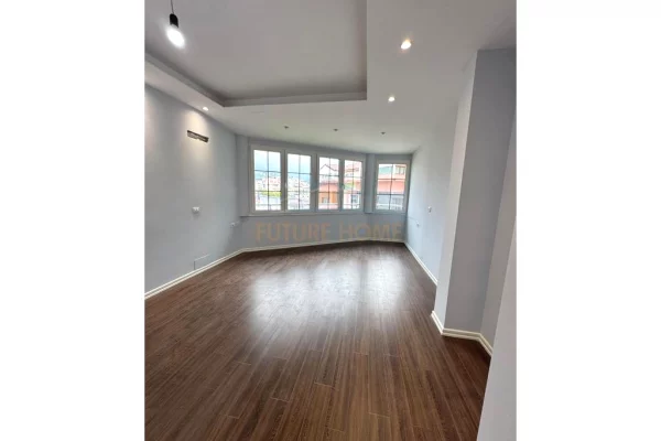 Shtepi ne shitje Apartament ne Tirane, 1+1, Mobilimi Bosh, pa mobiluar, Pagesa 87,000  Euro.