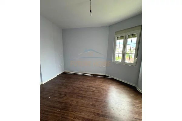 Shtepi ne shitje Apartament ne Tirane, 1+1, Mobilimi Bosh, pa mobiluar, Pagesa 87,000  Euro.