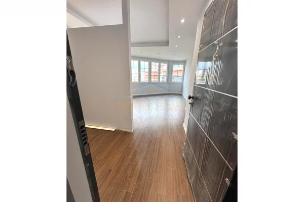 Shitet,Apartament 1+1, Rruga Shefqet Kuka,Fresk