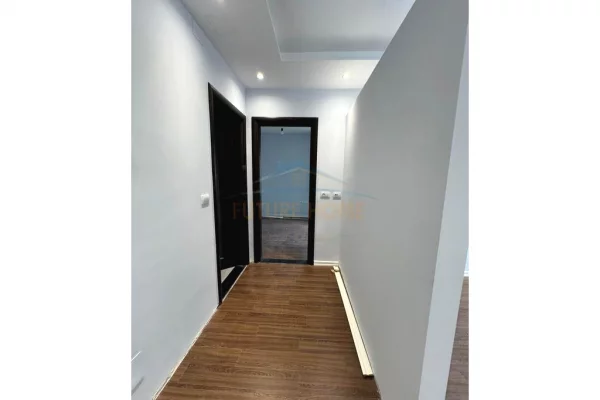 Shtepi ne shitje Apartament ne Tirane, 1+1, Mobilimi Bosh, pa mobiluar, Pagesa 87,000  Euro.