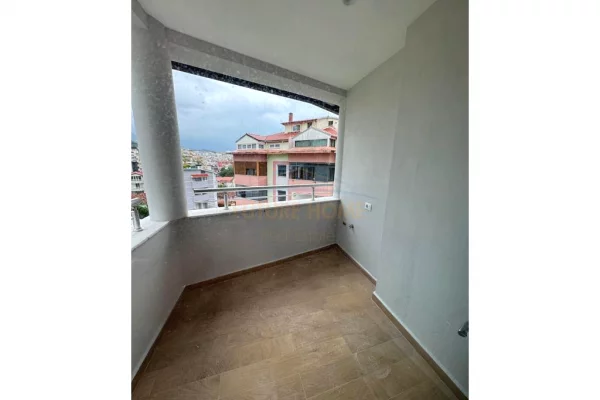 Shtepi ne shitje Apartament ne Tirane, 1+1, Mobilimi Bosh, pa mobiluar, Pagesa 87,000  Euro.