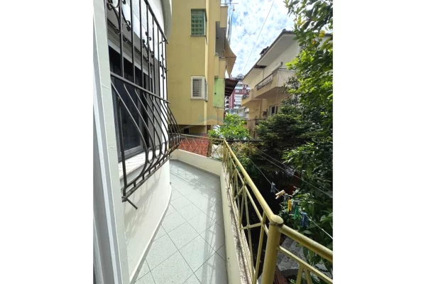 Shtepi ne shitje Apartament ne Tirane, 3+1, Mobilimi E mobiluar, Pagesa 169,000  Euro.
