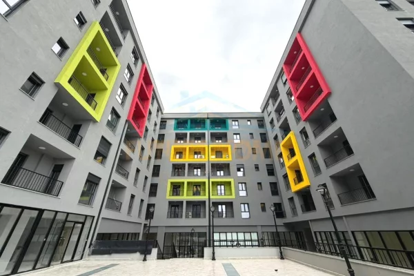 Shtepi ne shitje Apartament ne Tirane, 1+1, Mobilimi Bosh, pa mobiluar, Pagesa 120,000  Euro.