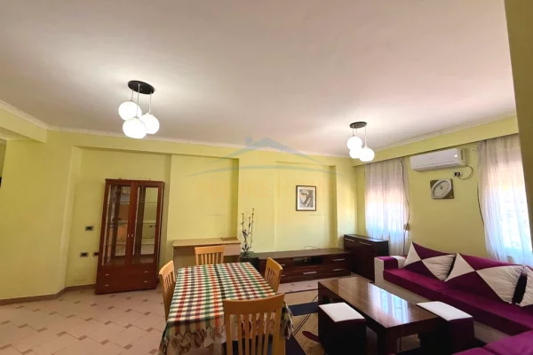 Shtepi me qera Apartament ne Tirane, 1+1, Mobilimi E mobiluar, Pagesa 650  Euro.