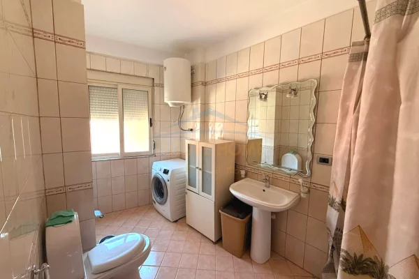 Shtepi me qera Apartament ne Tirane, 1+1, Mobilimi E mobiluar, Pagesa 650  Euro.
