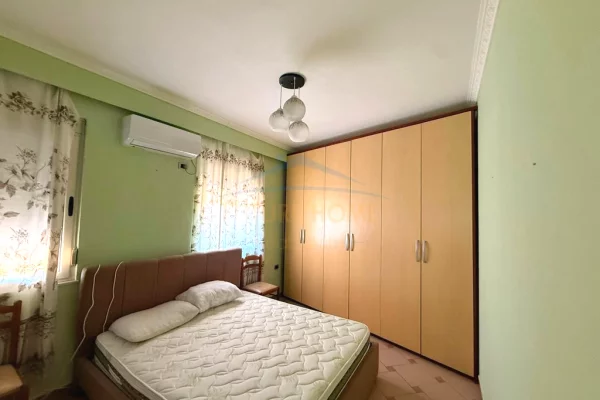 Shtepi me qera Apartament ne Tirane, 1+1, Mobilimi E mobiluar, Pagesa 650  Euro.
