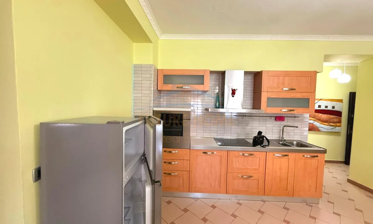 Shtepi me qera Apartament ne Tirane, 1+1, Mobilimi E mobiluar, Pagesa 650  Euro.