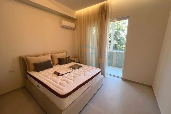 Shtepi me qera Apartament ne Tirane, 1+1, Mobilimi E mobiluar, Pagesa 1,000  Euro.