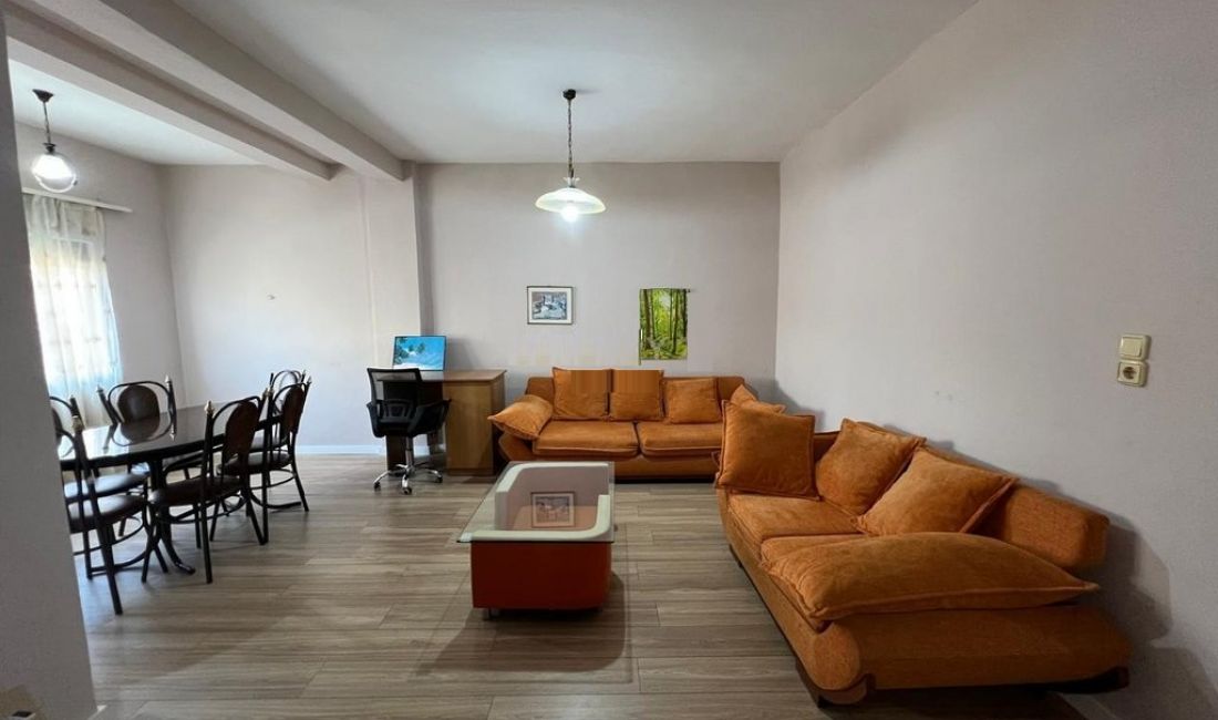 Shtepi me qera Apartament ne Tirane, 1+1, Mobilimi E mobiluar, Pagesa 550  Euro.