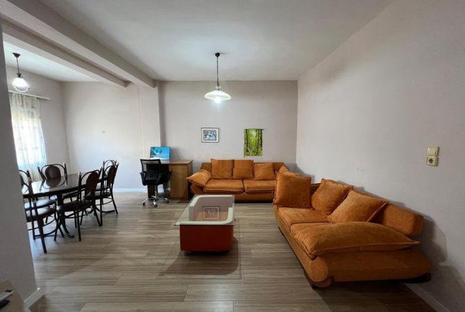🏡 Jepet me Qira Apartament 1+1 me Kuzhinë të Veçuar – Myslym Shyr, Tiranë