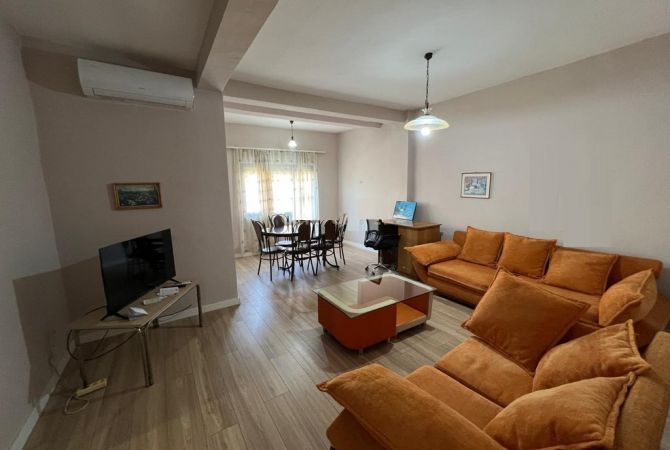 Shtepi me qera Apartament ne Tirane, 1+1, Mobilimi E mobiluar, Pagesa 550  Euro.