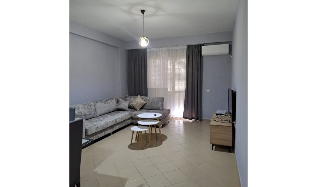 Shtepi me qera Apartament ne Tirane, 2+1, Mobilimi E mobiluar, Pagesa 450  Euro.