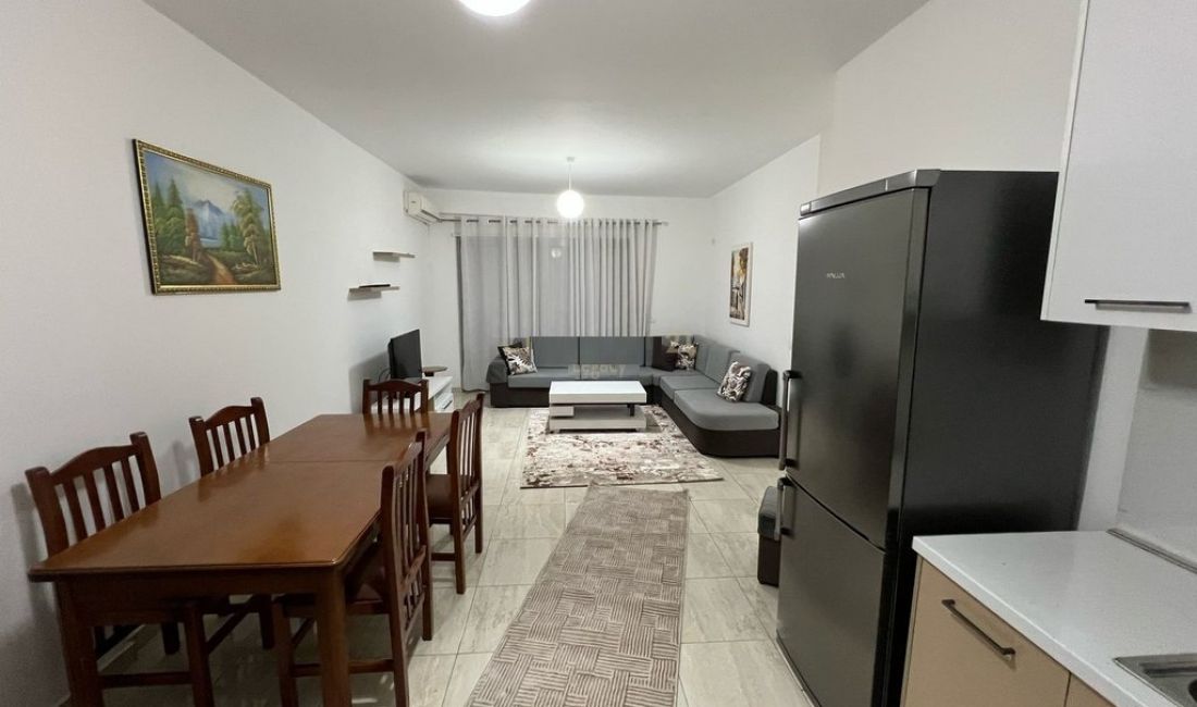 Shtepi me qera Apartament ne Tirane, 2+1, Mobilimi E mobiluar, Pagesa 700  Euro.