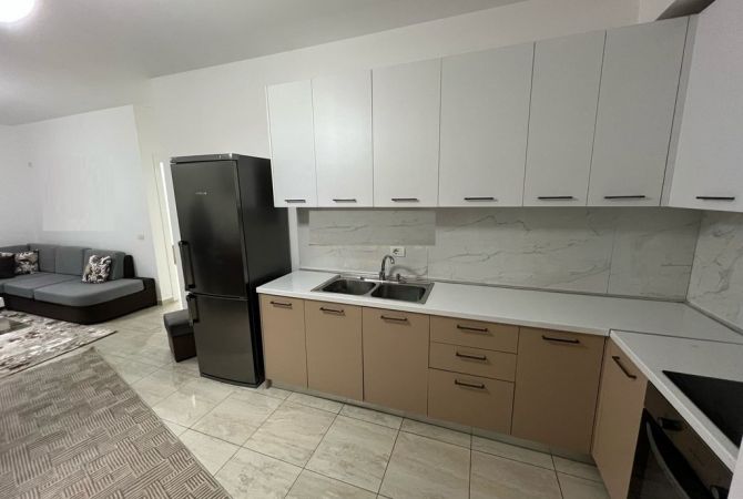 Shtepi me qera Apartament ne Tirane, 2+1, Mobilimi E mobiluar, Pagesa 700  Euro.