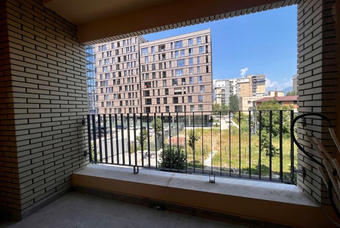 Shitet, Apartament 2+1+ballkon, ”Ish Fusha e Aviacionit ” Tiranë.