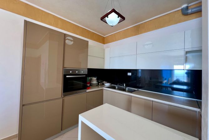 Shtepi ne shitje Apartament ne Sarande, 2+1, Mobilimi E mobiluar, Pagesa 200,000  Euro.