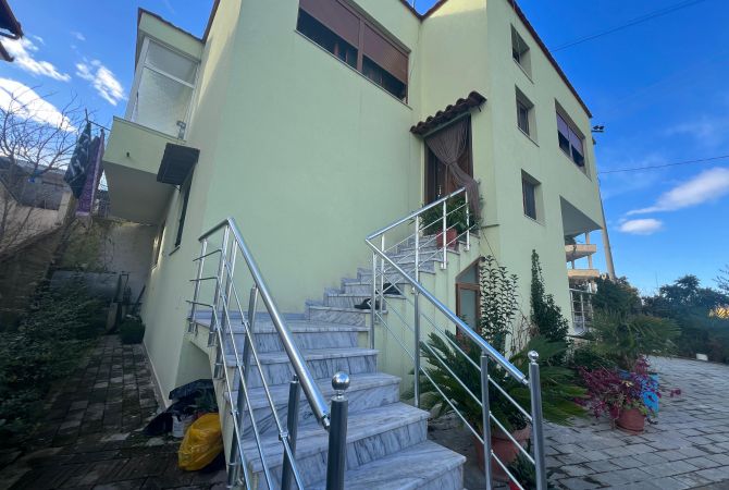 Shtepi ne shitje Shtepi Private ne Tirane, 5+1, Mobilimi E mobiluar, Pagesa 350,000  Euro.