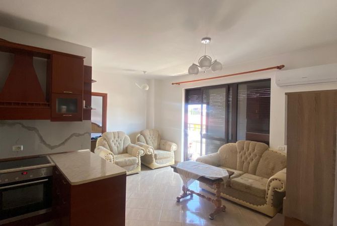 🏠 Shtepi  me qera,  Pallat i Ri  2+1   📍Kinostudio / Porcelan