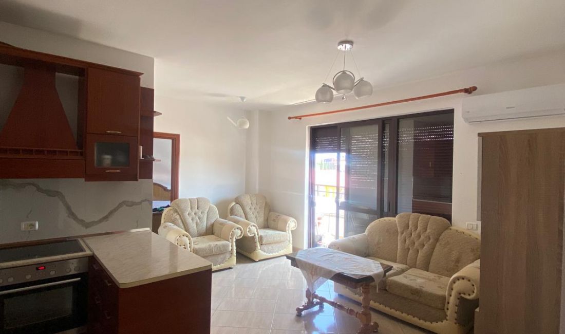 Shtepi me qera Apartament ne Tirane, 2+1, Mobilimi E mobiluar, Pagesa 470  Euro.