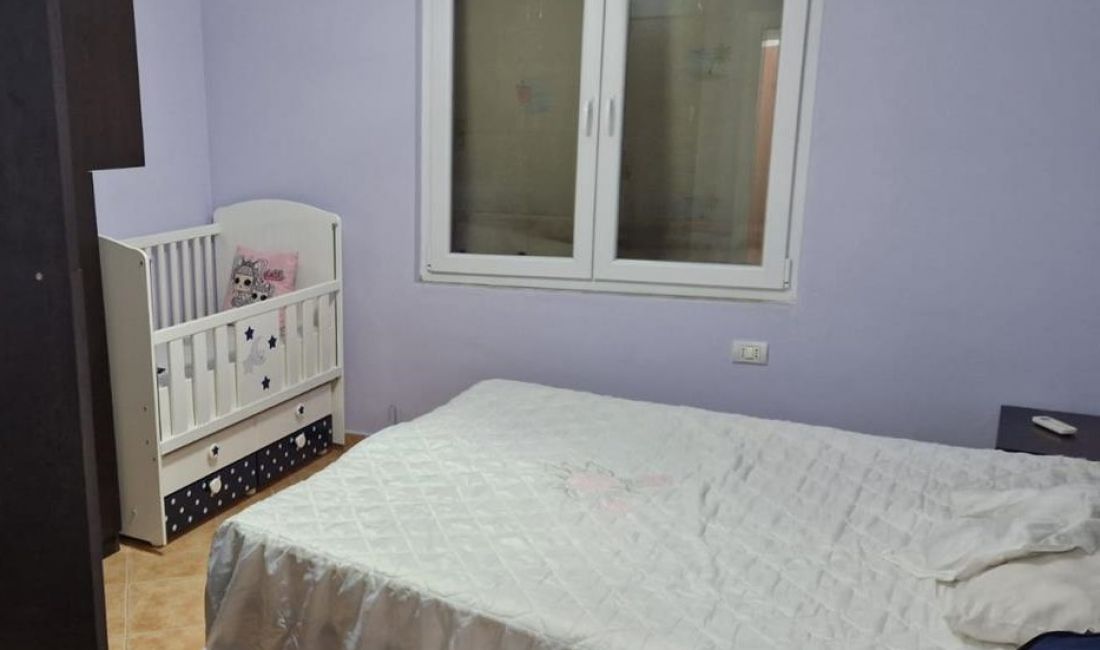 Shtepi me qera Apartament ne Tirane, 3+1, Mobilimi E mobiluar, Pagesa 800  Euro.