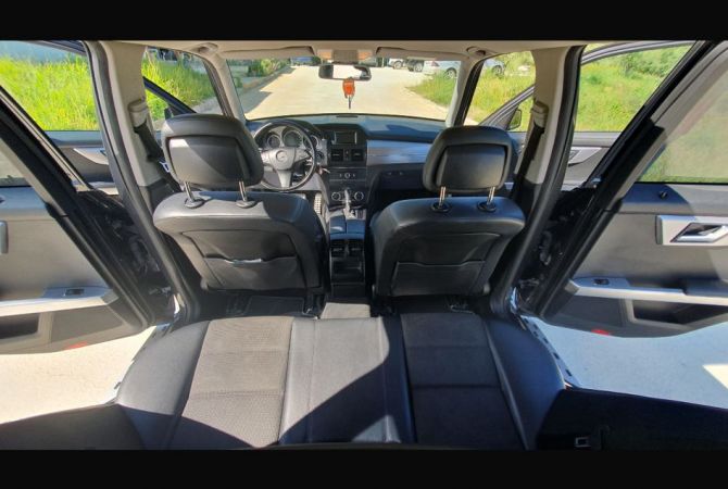 Auto in Vendita a Tirana - 9,700 Euro