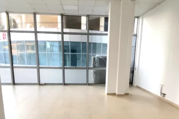 Jepet ambient me qira ne Fier