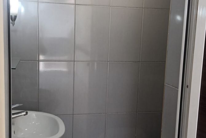 Business Property for Rent 1+1 in Tirana - 45,000 Leke